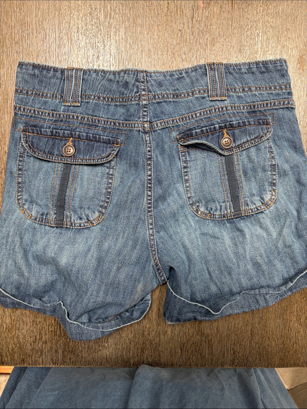 Lee Women's Medium Blue Denim Casual Shorts - Picture 3 of 3